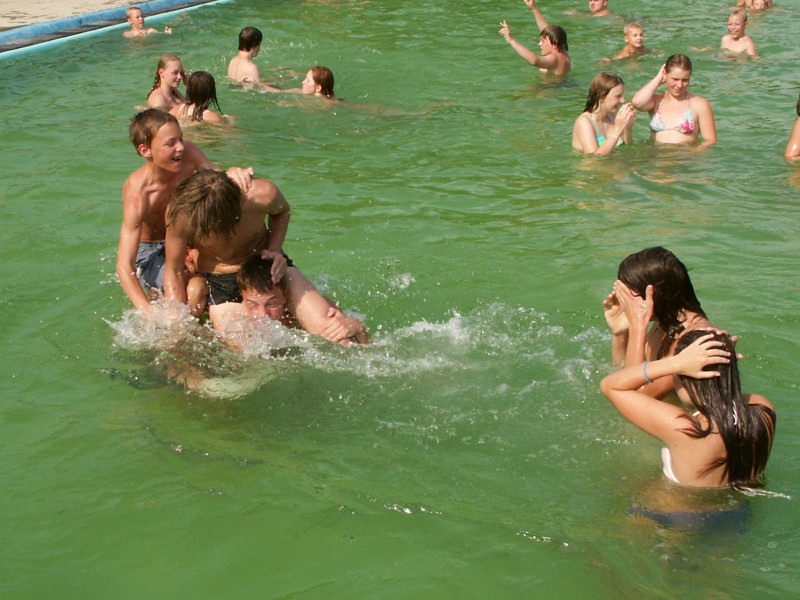 mb060725009.jpg